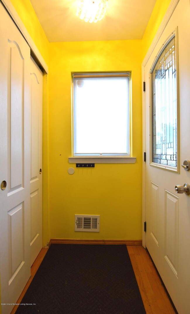 (2) Entry Foyer