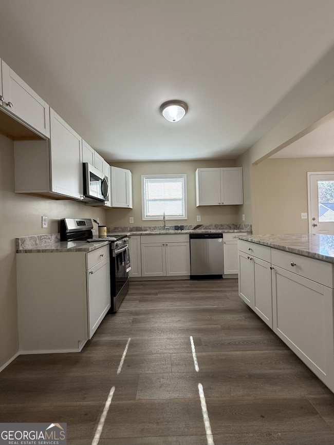 190 Charlotte Cir, Statham, GA 30666 - photo 4