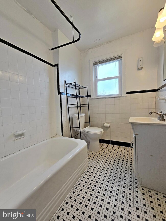 515 Andrews Ave, Darby, PA 19023 - photo 6