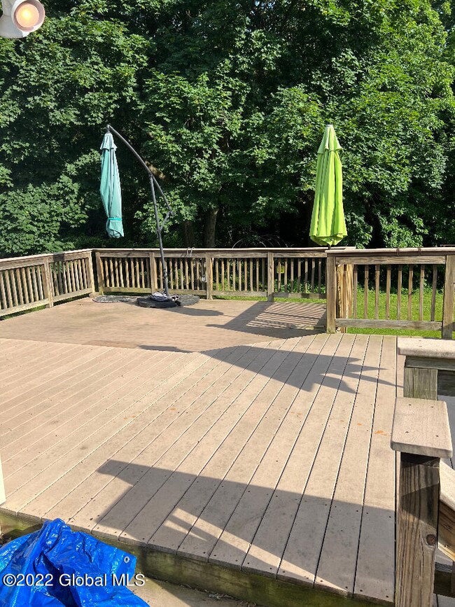 14 Chestnut Ct, Rensselaer, NY 12144 - photo 3