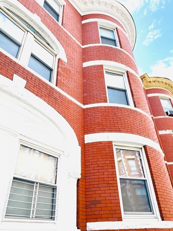 19 Castlegate Rd, Dorchester, MA 02121 - photo 3