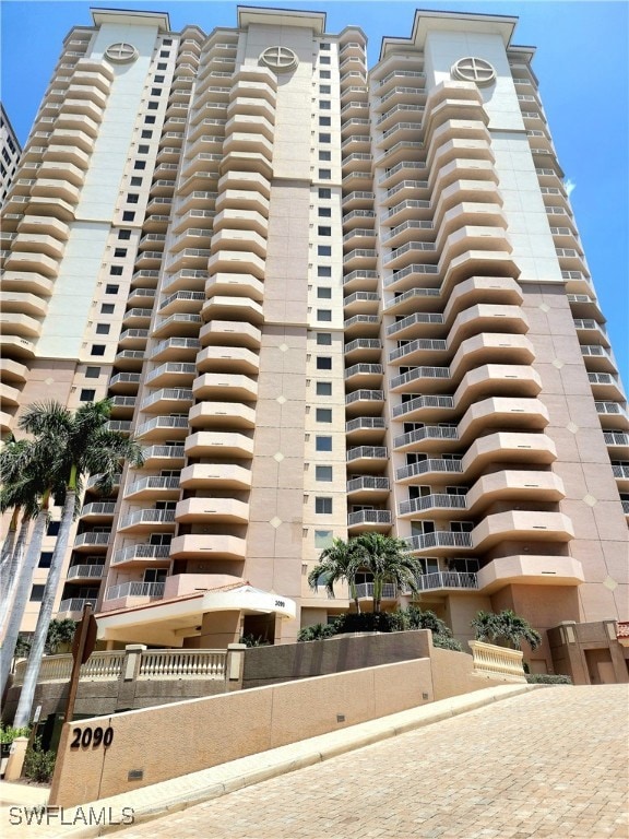 High Point Place unit J410, Fort Myers, FL 33901 - photo 2