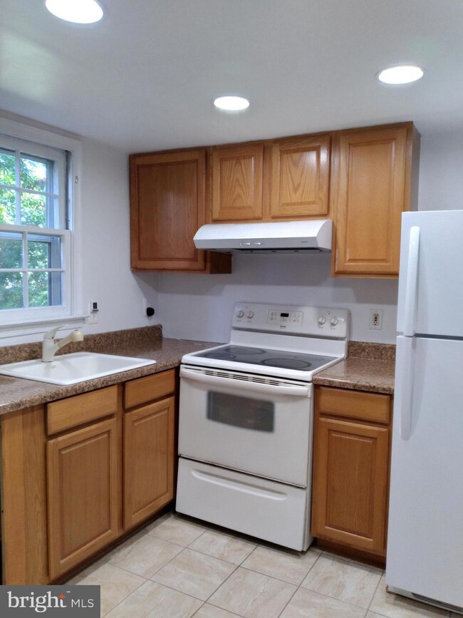 805 Yardley Commons, Yardley, PA 19067 - photo 6