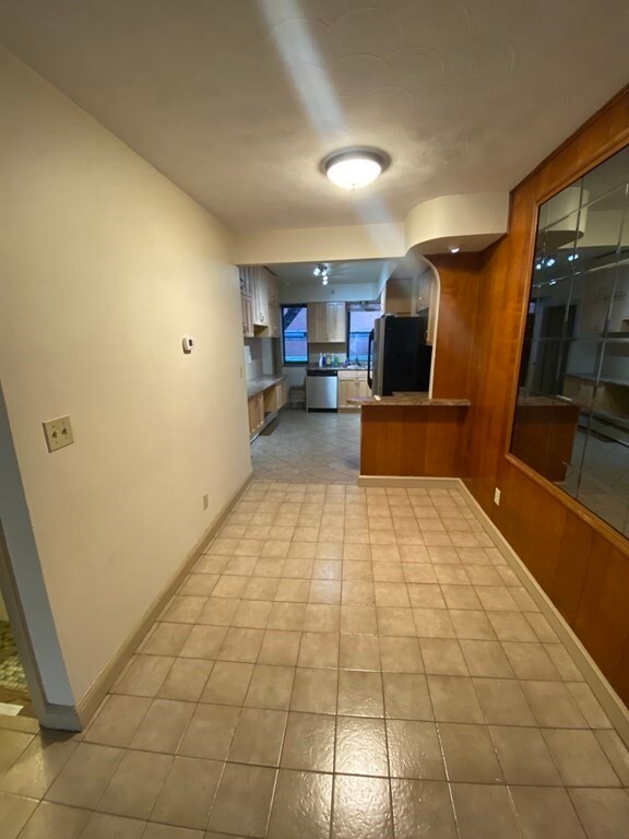 3 Lewis St unit 1, Boston, MA 02109 - photo 2