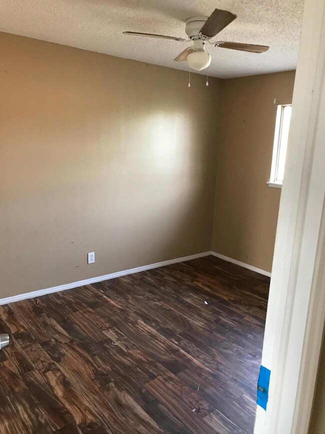 7835 Broadway Dr, El Paso, TX 79915 - photo 5