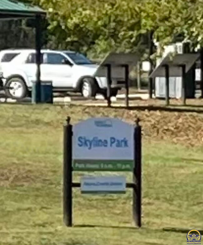 4832 SW Skyline Pkwy, Topeka, KS 66614 - photo 3