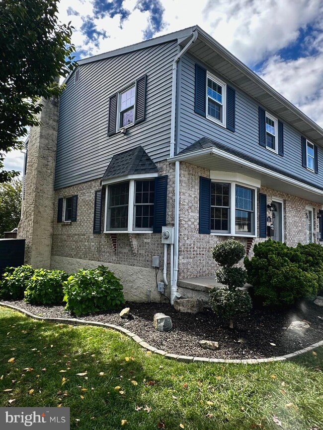 202 Popodickon Dr, Boyertown, PA 19512 - photo 7