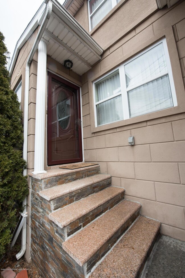 283 Jewett Ave, Staten Island, NY 10302 - photo 4