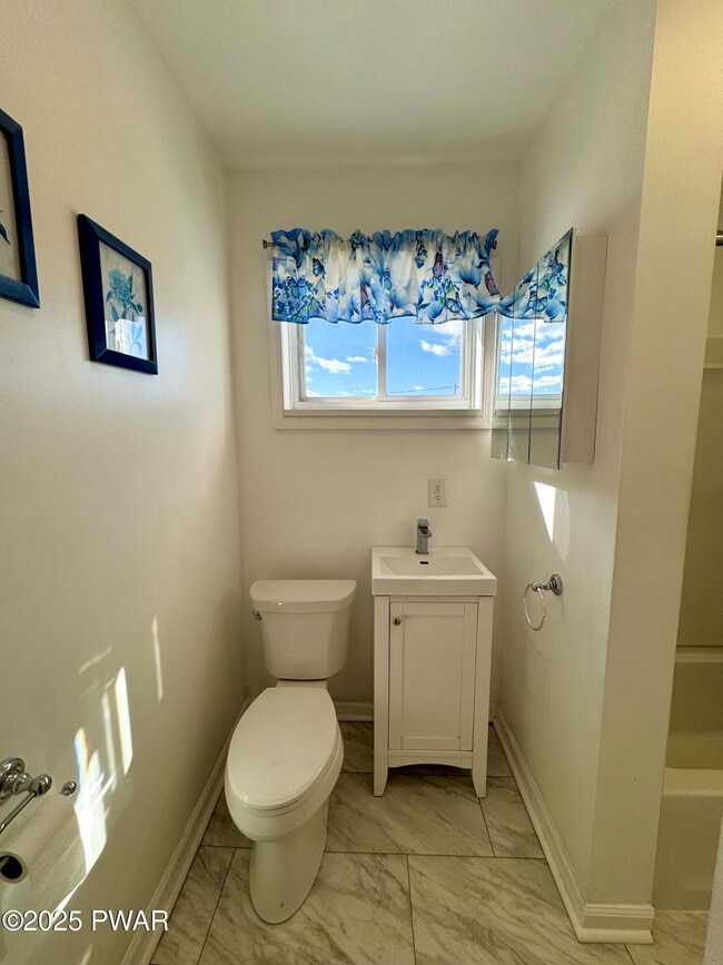 1105 1105 12 Rundle unit 1/2, Afton, PA 18504 - photo 3