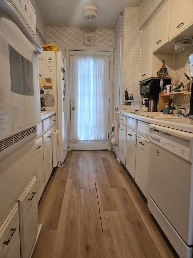 1401 Ramada Dr unit 1401, Houston, TX 77062 - photo 2