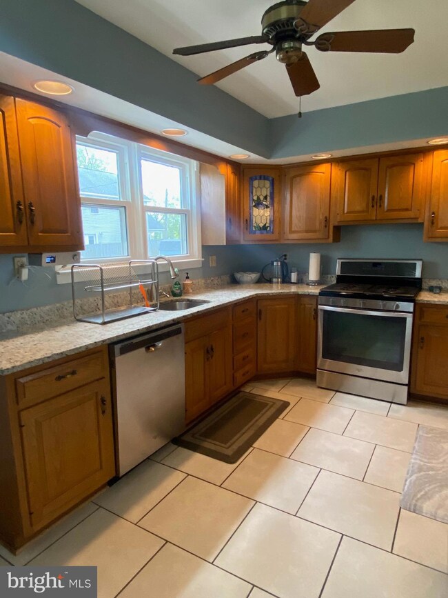 3209 Clearview Ave, Parkville, MD 21234 - photo 4