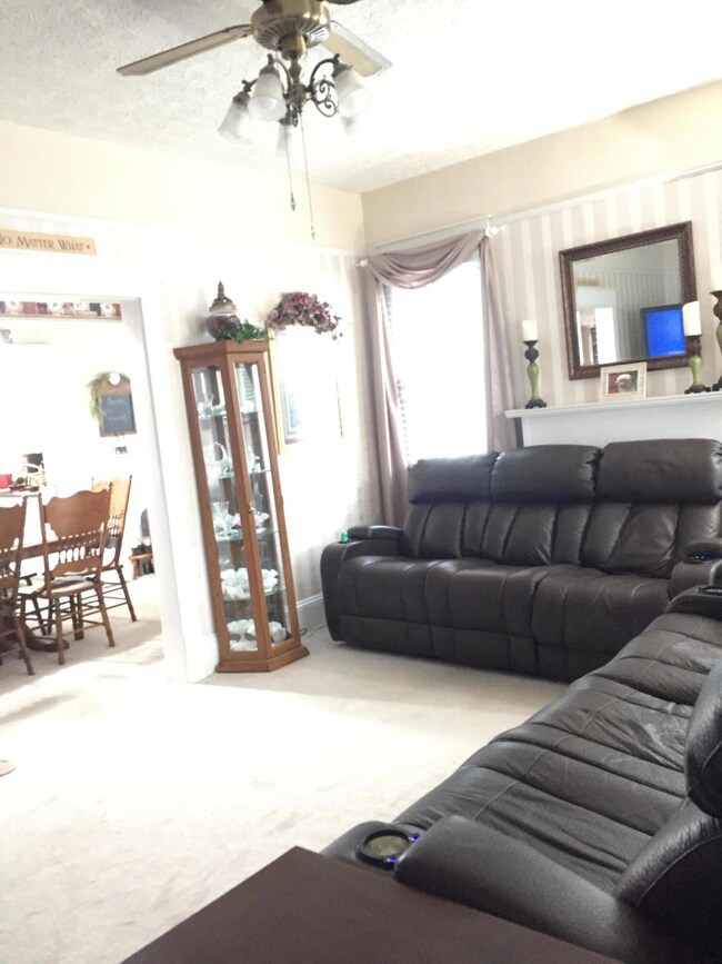 FE7938E4-0BC2-49A2-A62B-A2F5FBB5ACAB