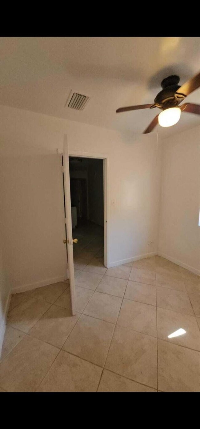 210 W 60th St unit B, Hialeah, FL 33012 - photo 6