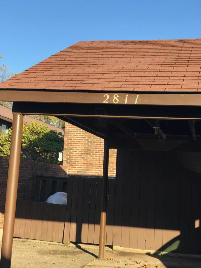 Downing carport