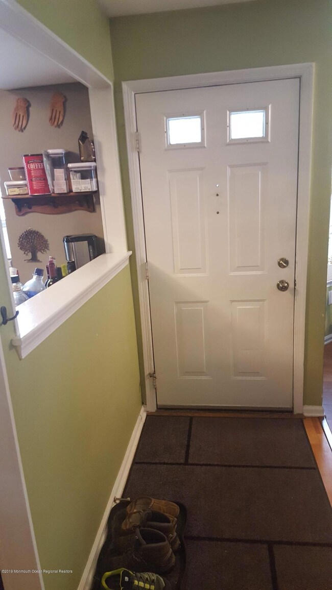 13 Fryer Ct unit 314, Hightstown, NJ 08520 - photo 2