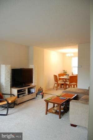 4654 36th St S unit A, Arlington, VA 22206 - photo 2