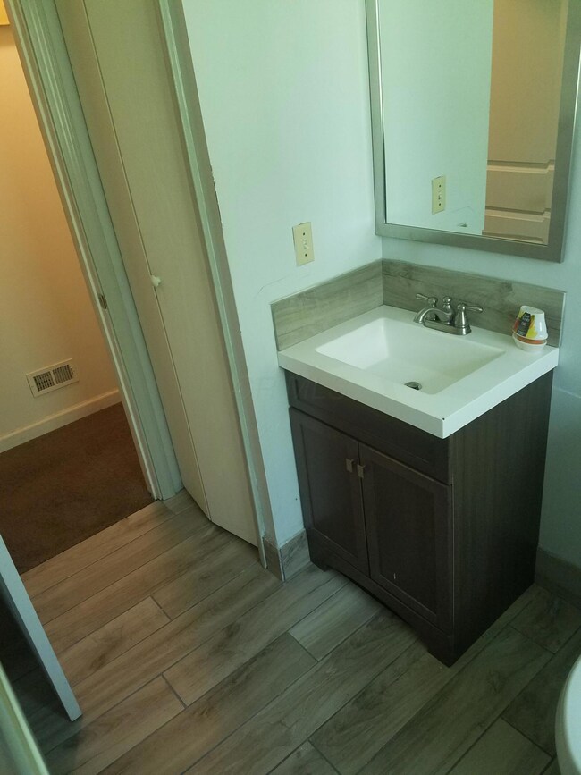 2670 Glenbriar St, Columbus, OH 43232 - photo 4