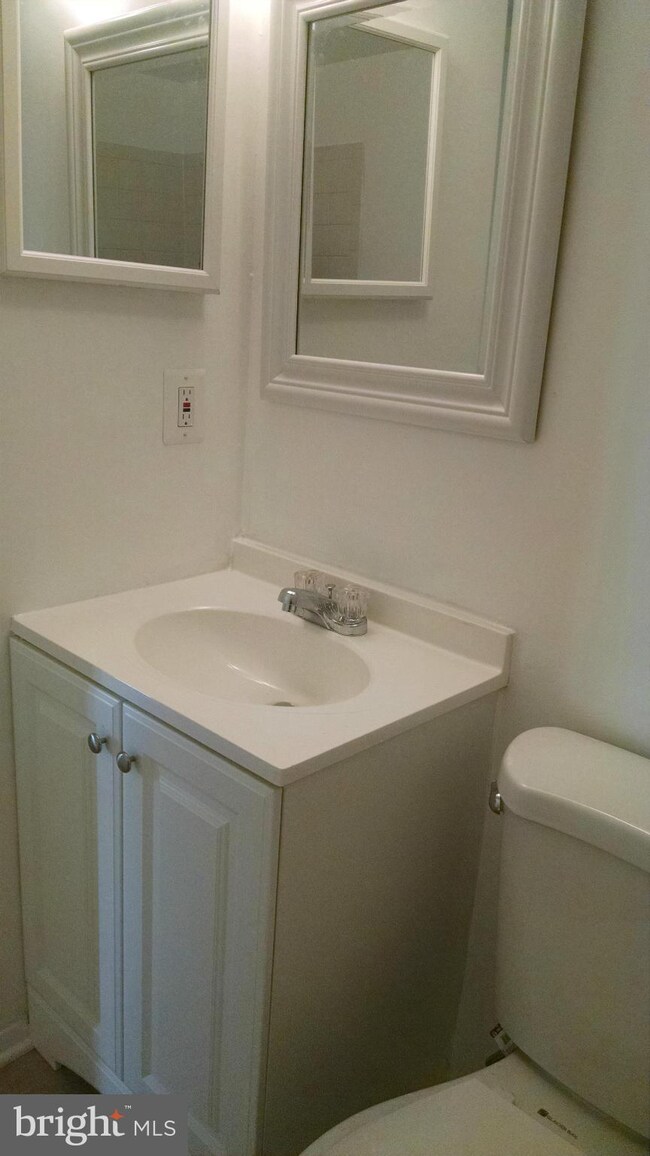 5804F Village Green Dr unit F, Alexandria, VA 22309 - photo 3