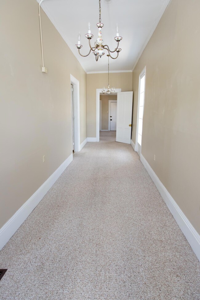 409 W Broadway St, Frankfort, KY 40601 - photo 5