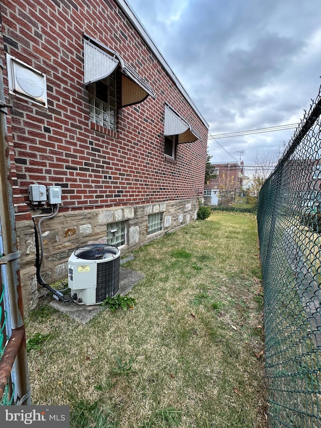 2524 Vista St, Philadelphia, PA 19152 - photo 3