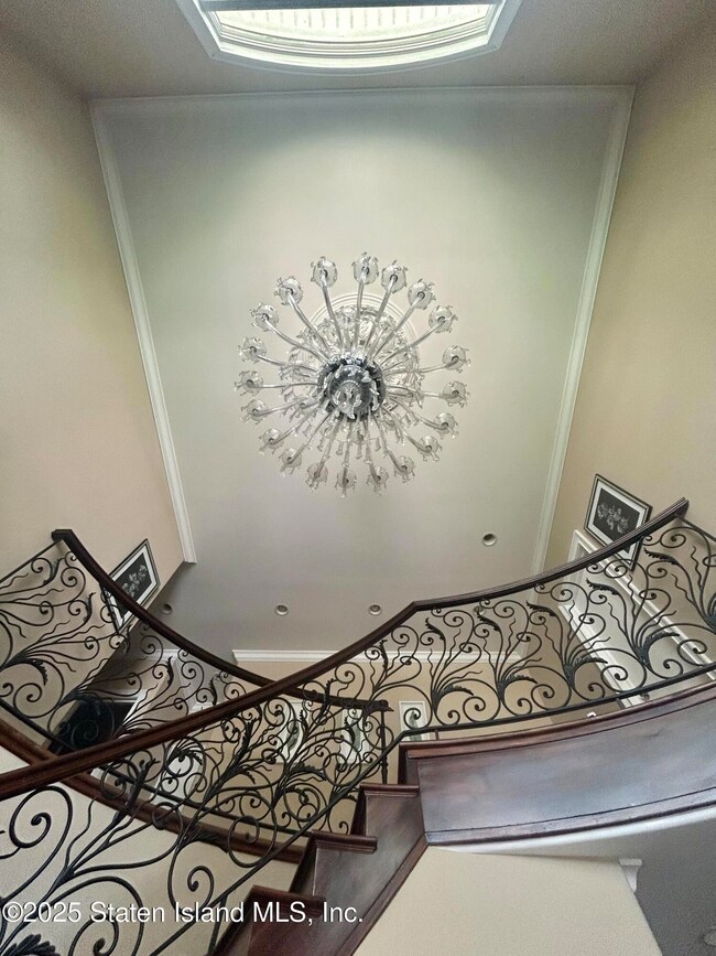 66 Pleasant Plains Ave, Staten Island, NY 10309 - photo 5