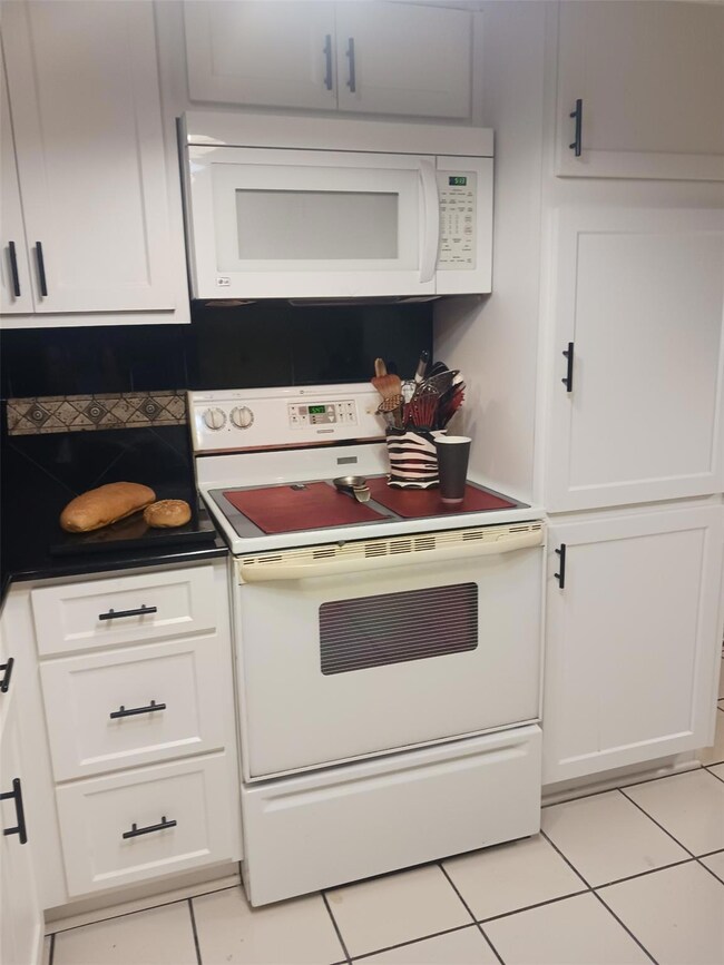 1517 Autumn Chase Square, Bedford, TX 76022 - photo 4