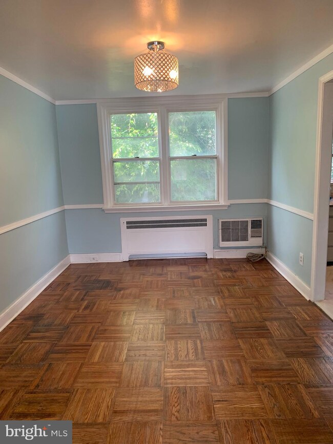 7241 Spruce St, Upper Darby, PA 19082 - photo 3