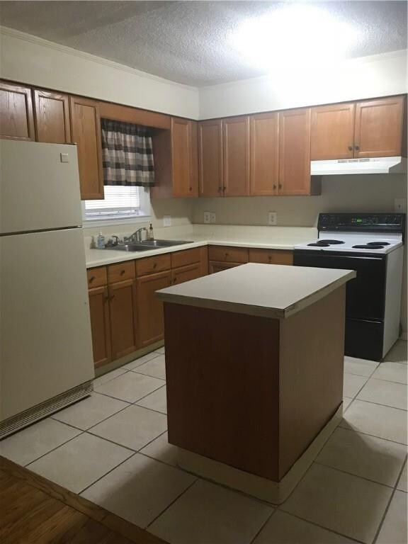 501 W Howard Dr, Brunswick, GA 31523 - photo 4