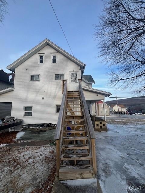 828 Center St unit REAR, Jim Thorpe, PA 18229 - photo 2