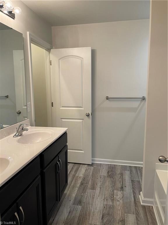 Ensuite betheoom with double sinks