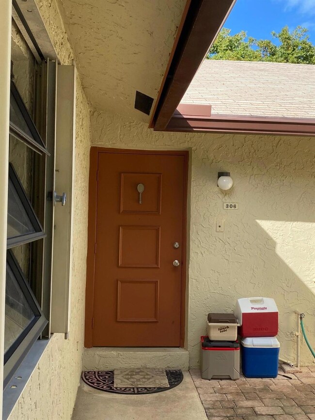 1821 NE 40th Ct unit 306, Pompano Beach, FL 33064 - photo 5