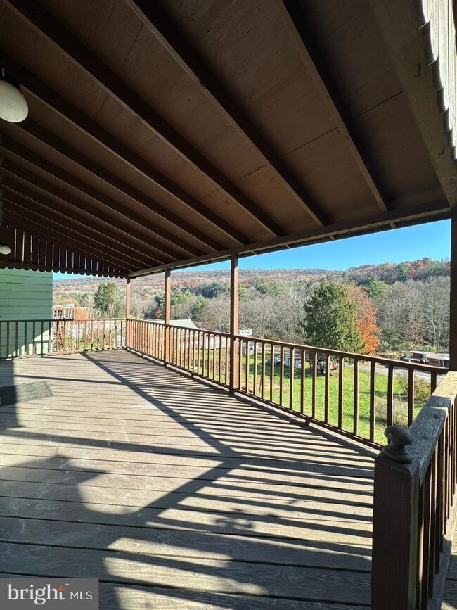 211 Valley St, Tuscarora, PA 17925 - photo 5