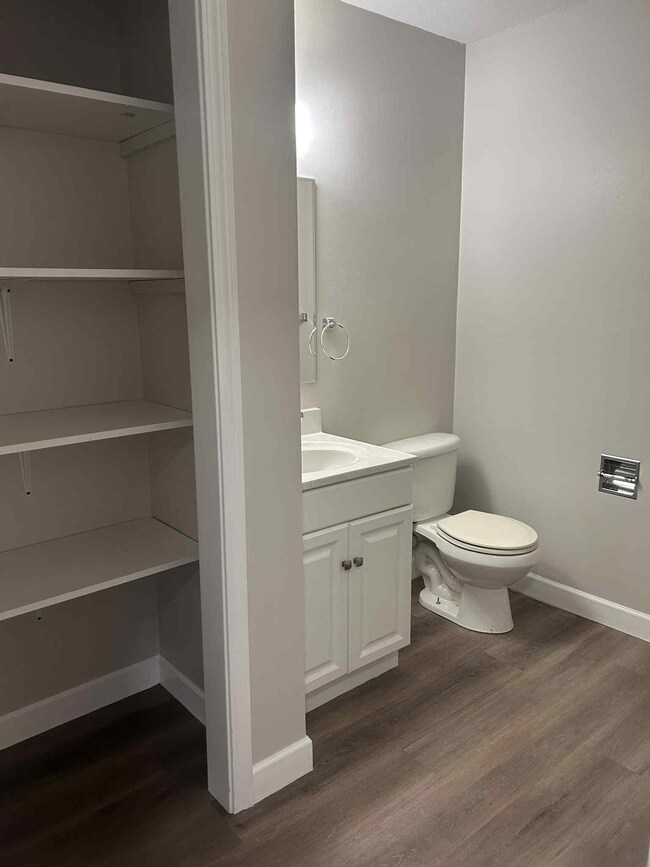 114 Lake Ave S unit 14, Spicer, MN 56288 - photo 2