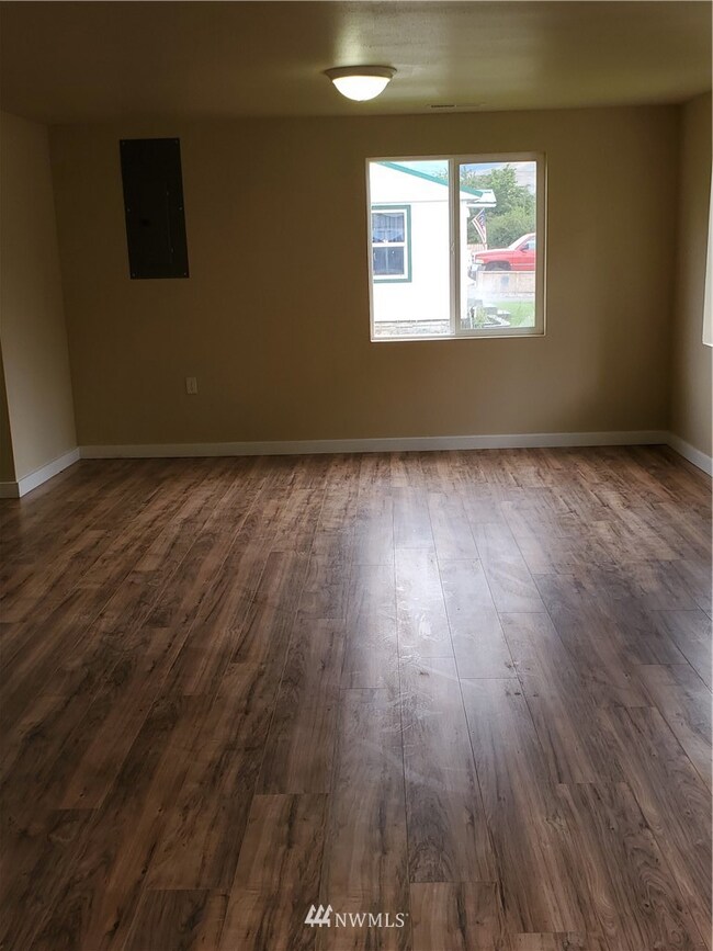 109 N Keller Ave, East Wenatchee, WA 98802 - photo 7