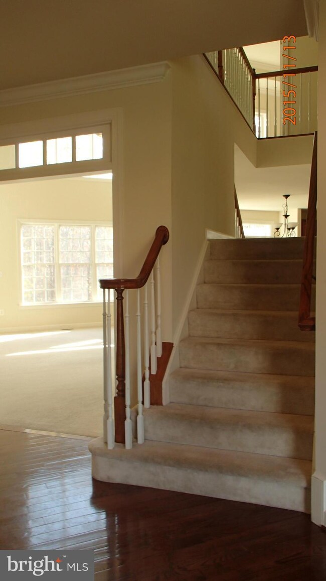 3694 Stonewall Manor Dr, Triangle, VA 22172 - photo 3