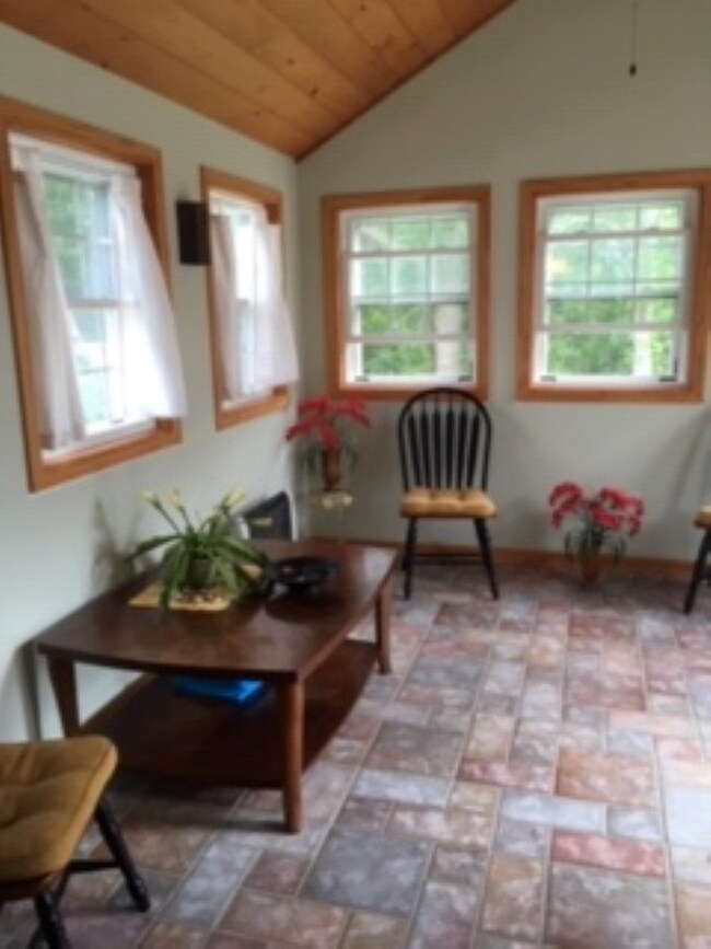 33 Brad Ct, Manchester, NH 03103 - photo 2