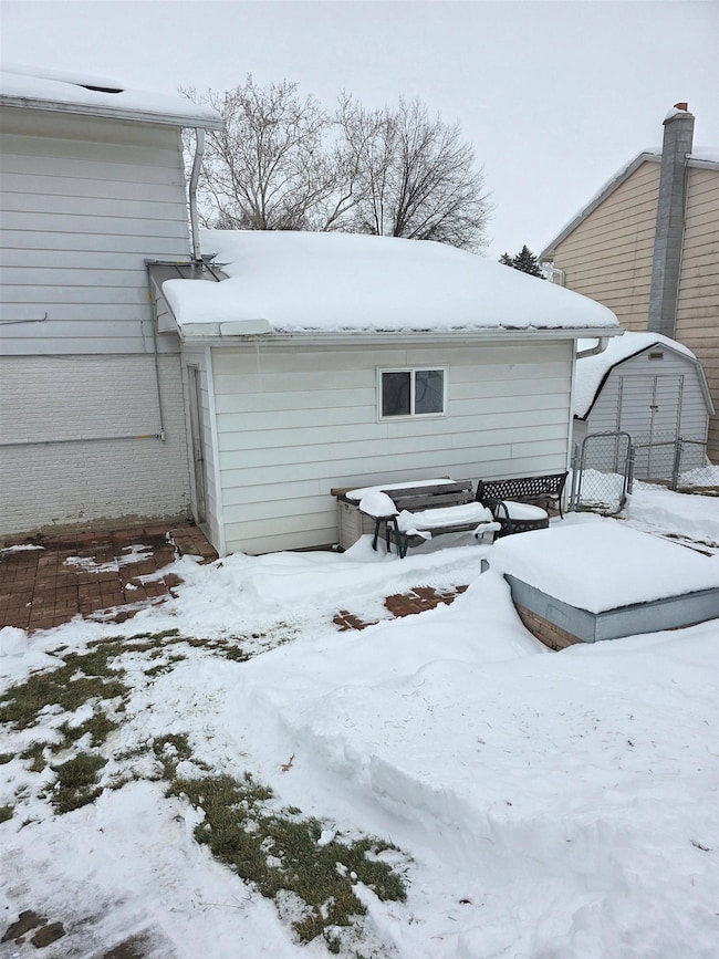 1841 W Revere St, Freeport, IL 61032 - photo 4