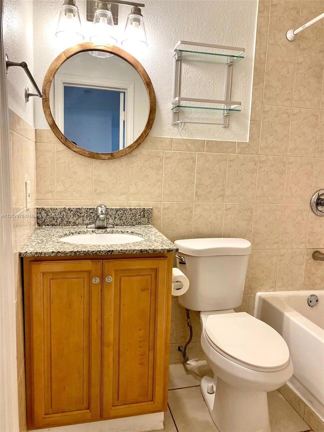 705 SW 13th Ave unit 2, Fort Lauderdale, FL 33312 - photo 4