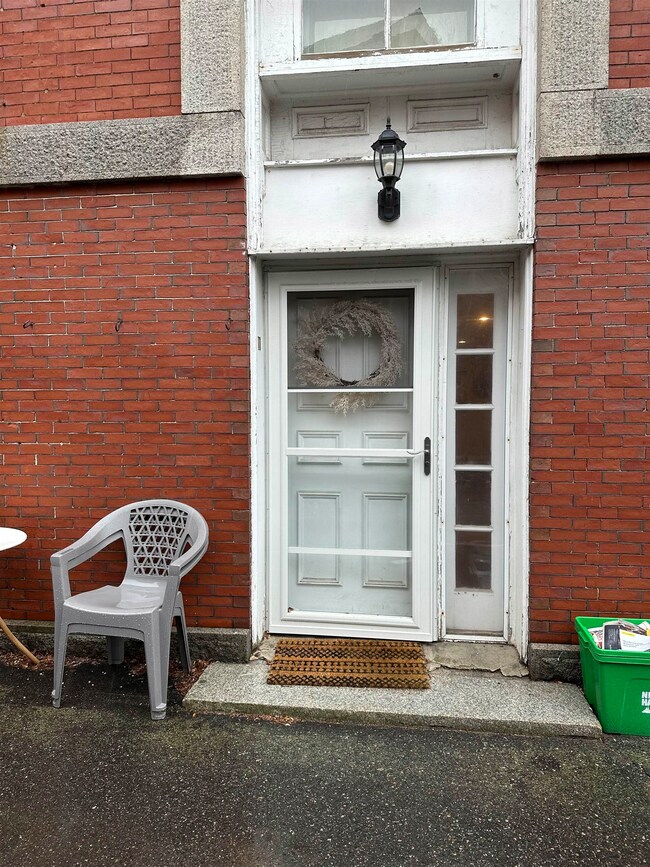 241 Middle St unit 11, Portsmouth, NH 03801 - photo 5