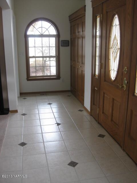 Tiled entry