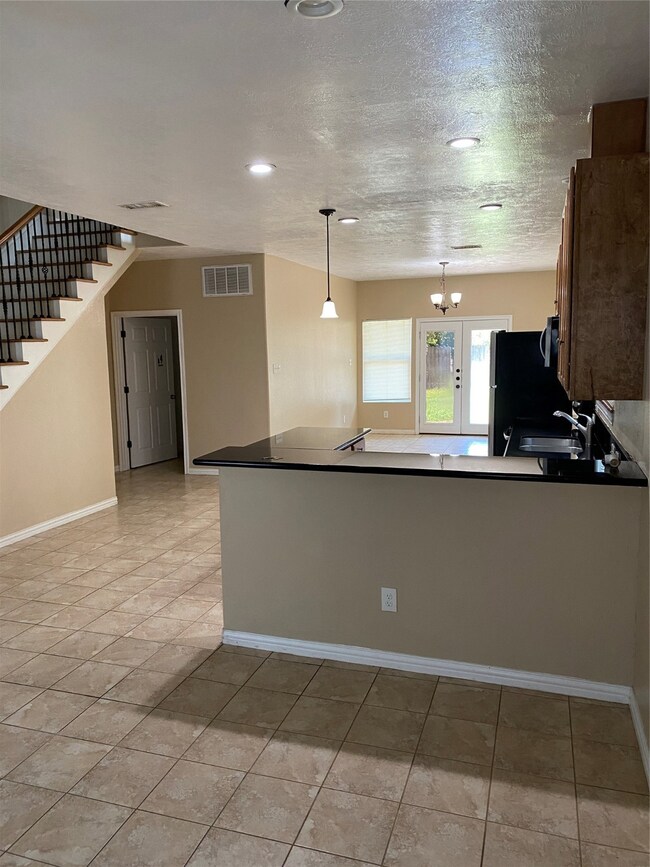 5814 Stuebner Airline Rd, Houston, TX 77091 - photo 4