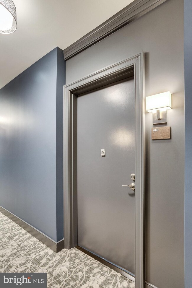 9430 Silver King Ct unit 401, Fairfax, VA 22031 - photo 5