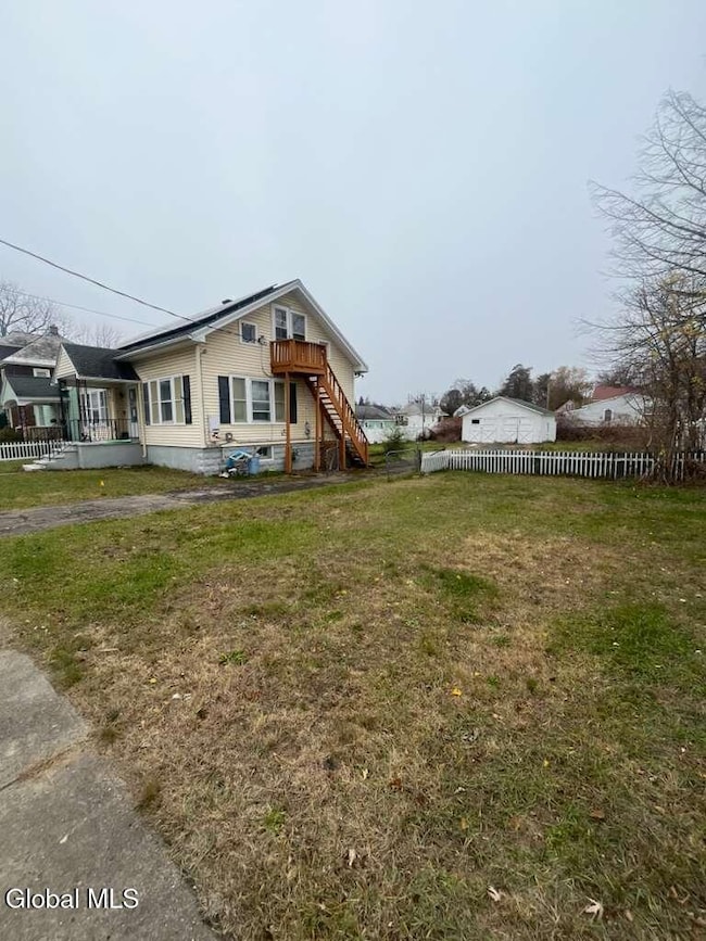 8 Chester St, Schenectady, NY 12304 - photo 3