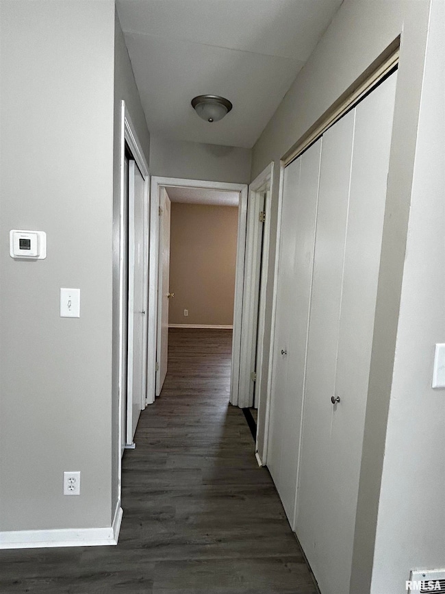 1902 Sheridan Rd unit 2, Pekin, IL 61554 - photo 6