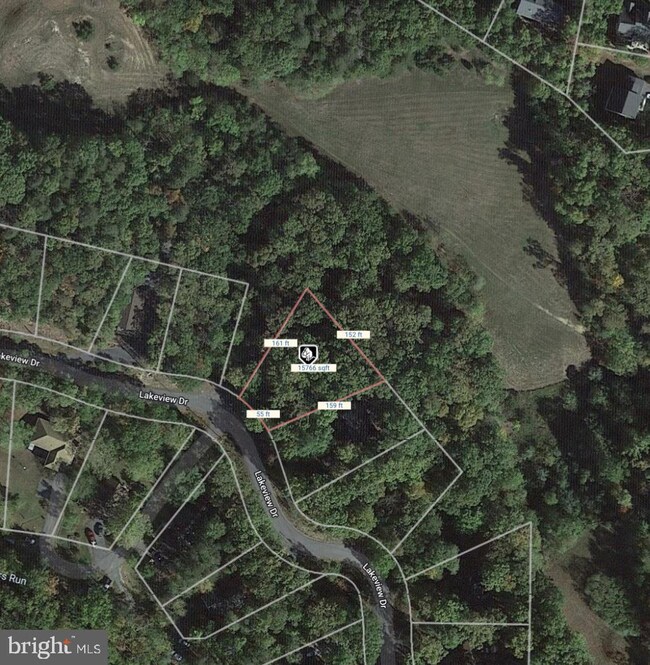 1114 Lakeview Dr, Cross Junction, VA 22625 - photo 2