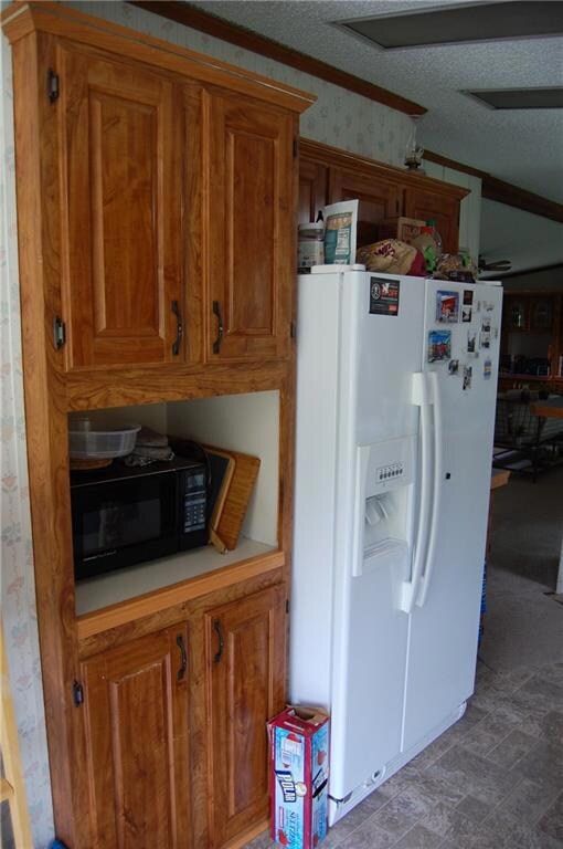 Nice extra storage around the fridge!