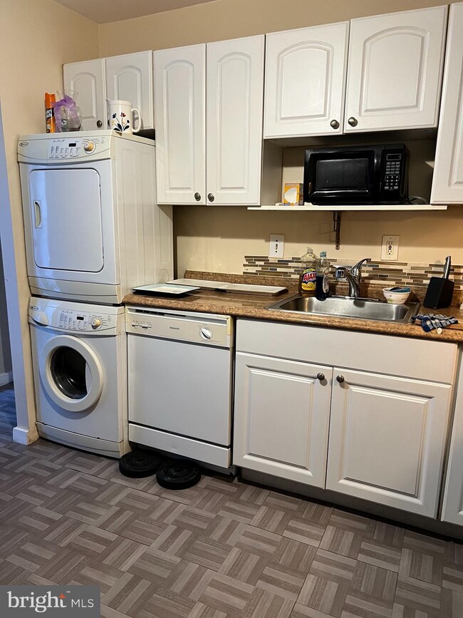 11466 Laurelwalk Dr, Laurel, MD 20708 - photo 4