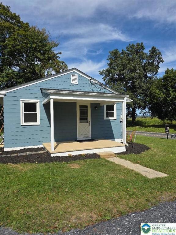 3074 Mauch Chunk Rd, Allentown, PA 18104 - photo 2