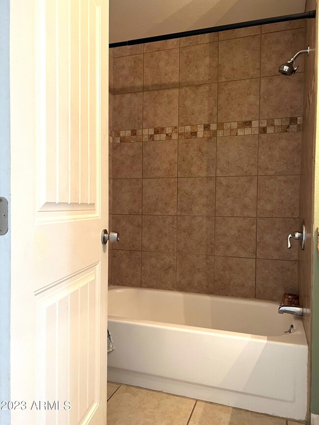 555 E Franklin Ave, Mesa, AZ 85204 - photo 4