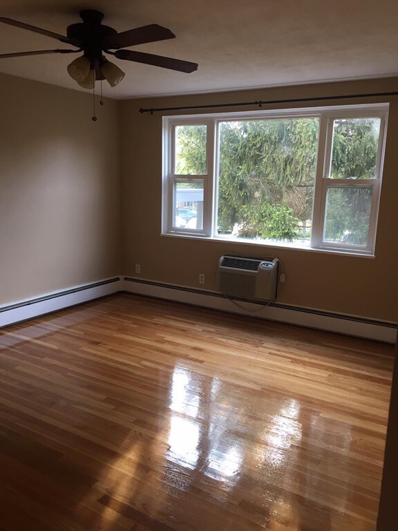 1105 Lexington St unit 104, Waltham, MA 02452 - photo 3